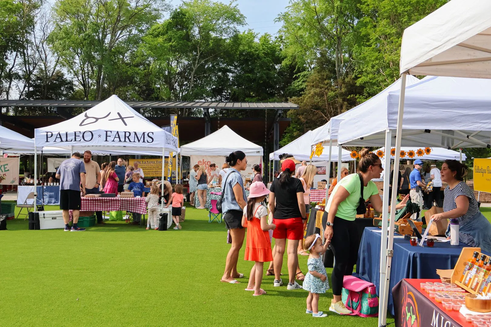 Oro_Luxury_Apartment_Community-Neighborhood31_Charlotte_NC