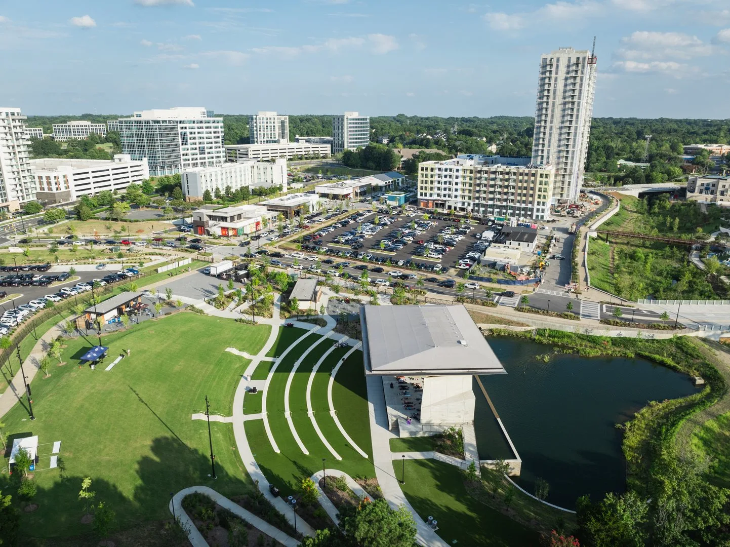 Oro_Luxury_Apartment_Community-Neighborhood40_Charlotte_NC