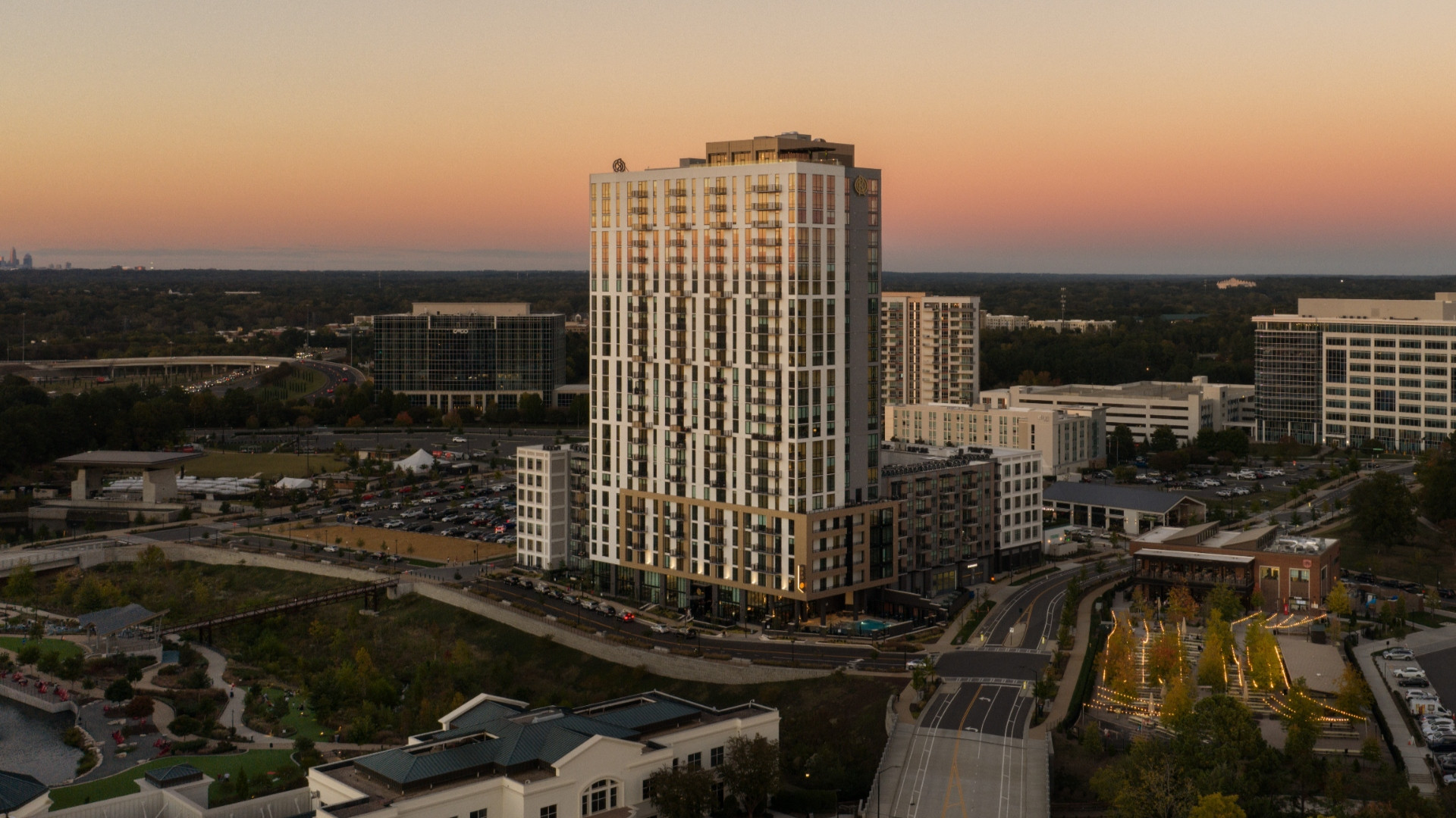 Oro Ballantyne Exterior
