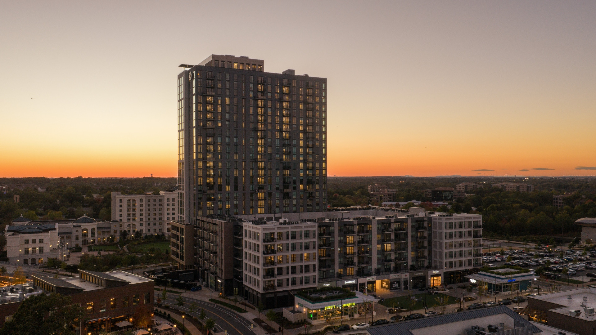Oro Ballantyne Exterior