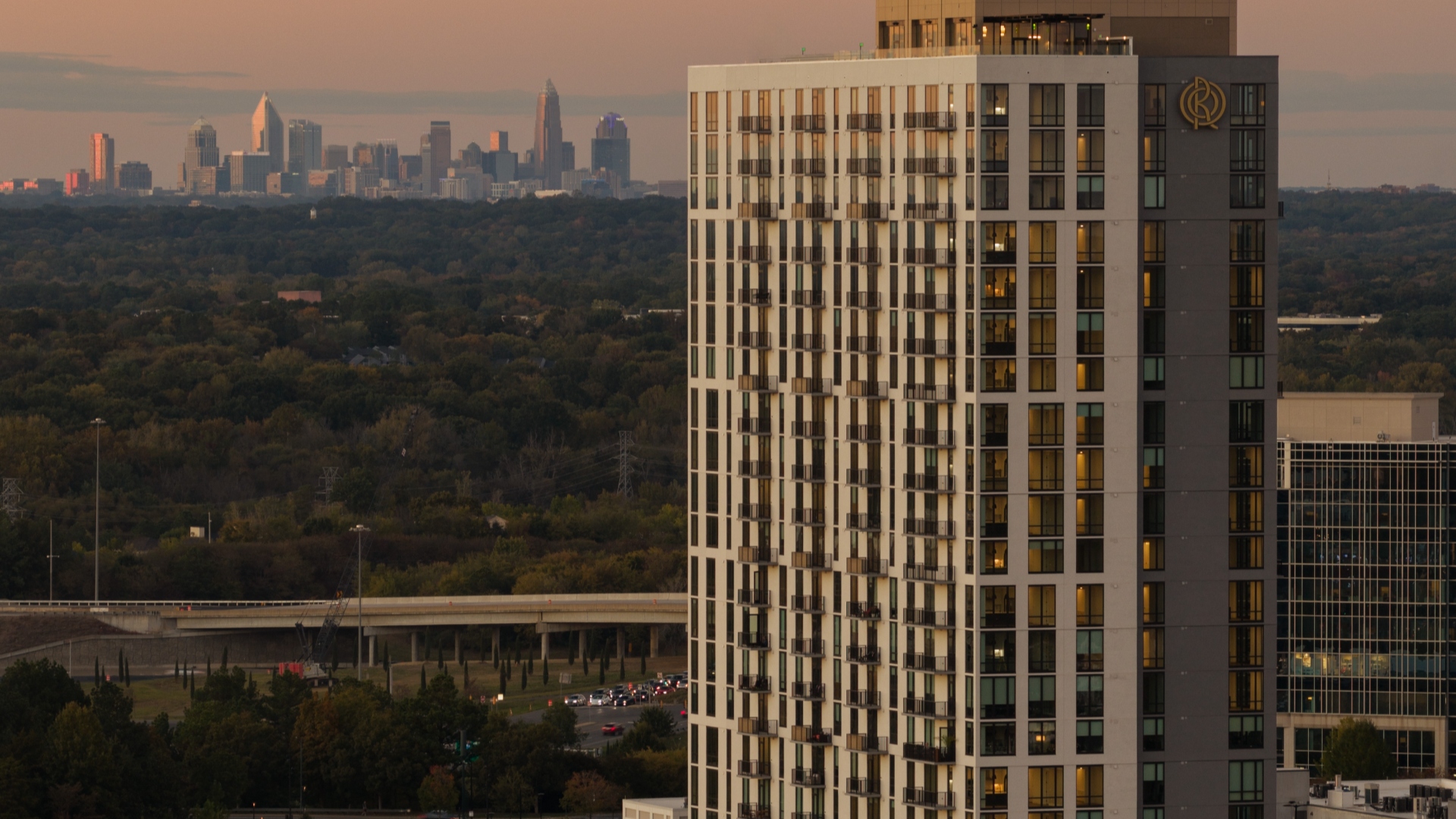 Oro Ballantyne Exterior